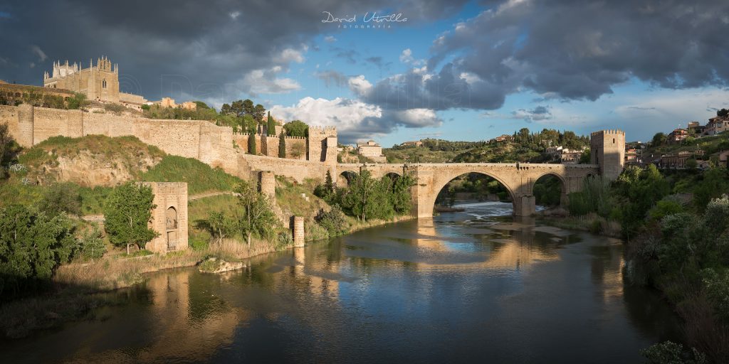 El puente de San Martín bañado por el sol, por David Utrilla.